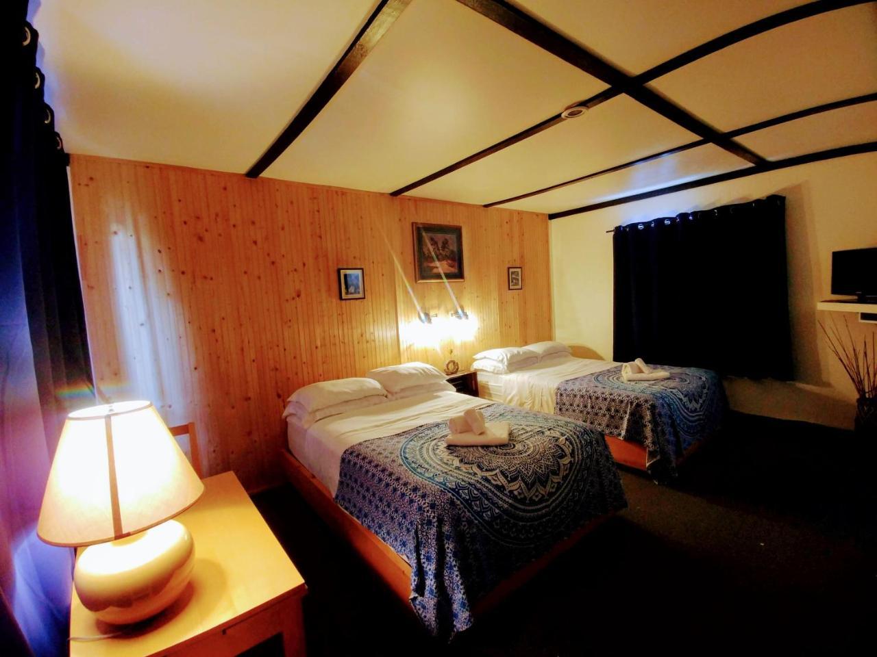 Dwight Riverside Inn מראה חיצוני תמונה