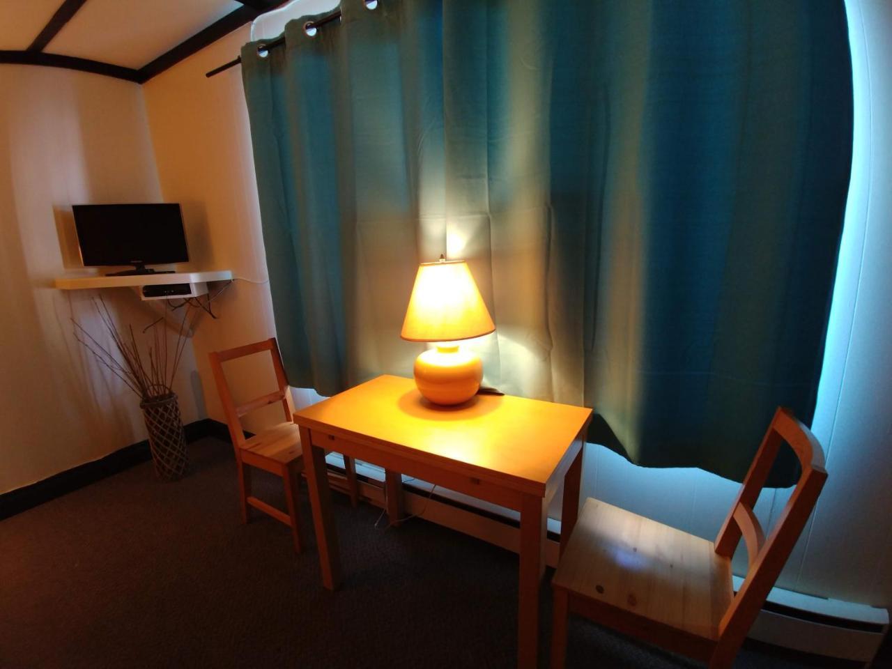 Dwight Riverside Inn מראה חיצוני תמונה